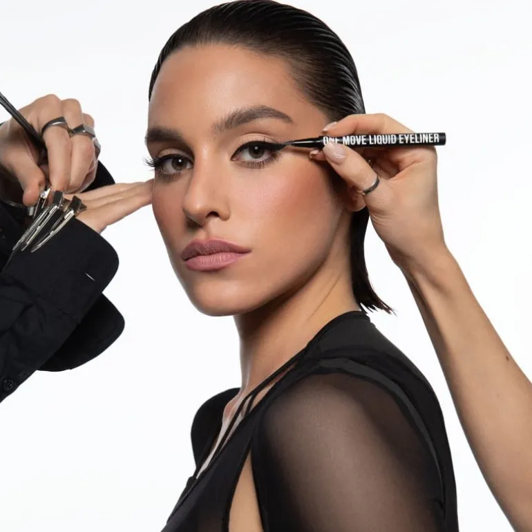 One Move Liquid Eyeliner